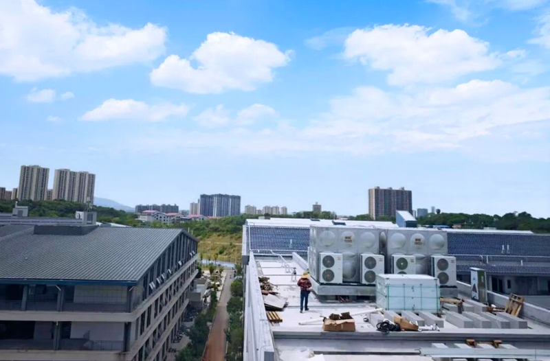 “双碳”目标构建校园基建革新，索良实业以模块化云智能热水系统打造绿色新标杆！